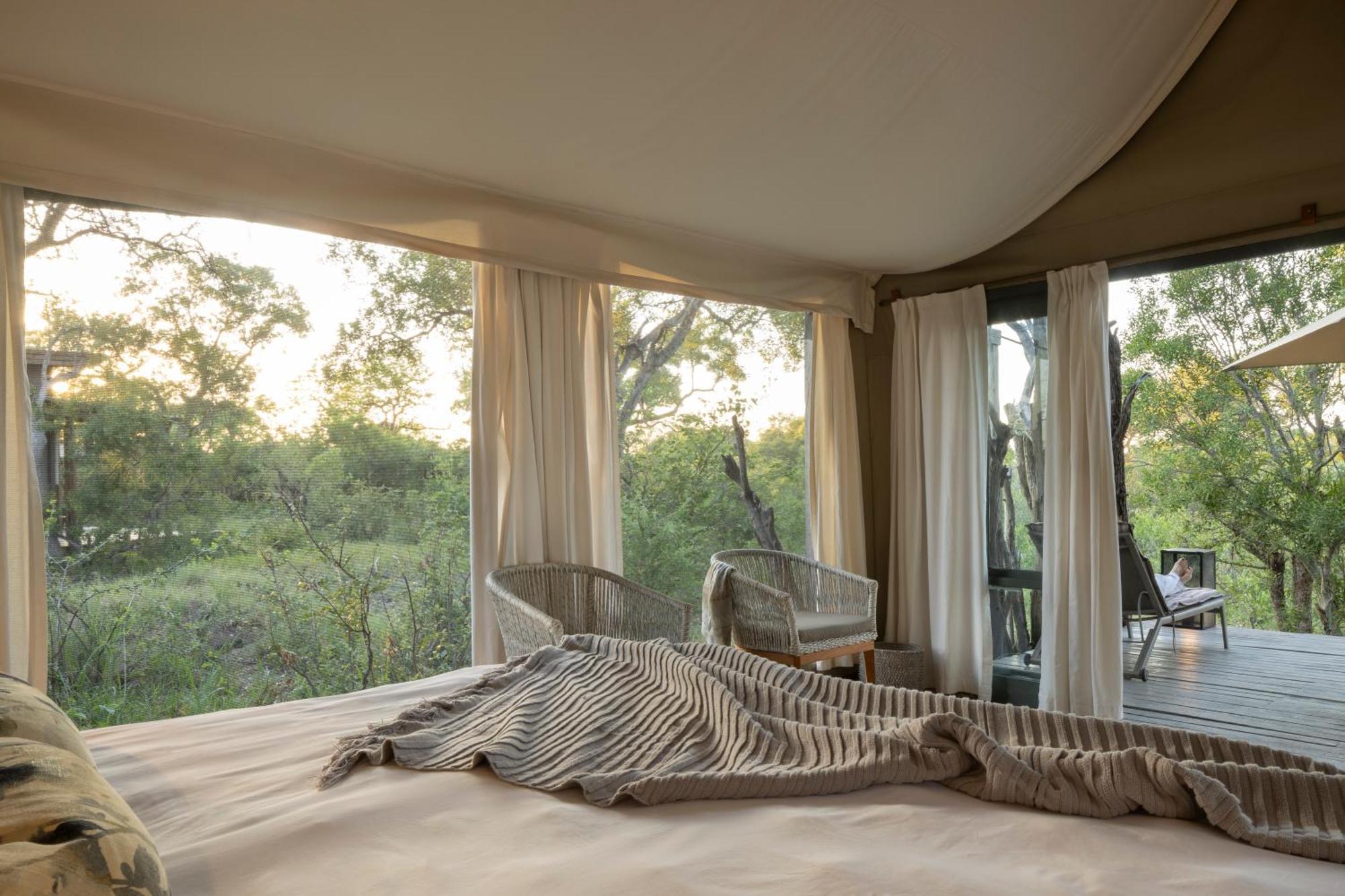 Simbavati River Lodge ティムババティ野生保護区 エクステリア 写真