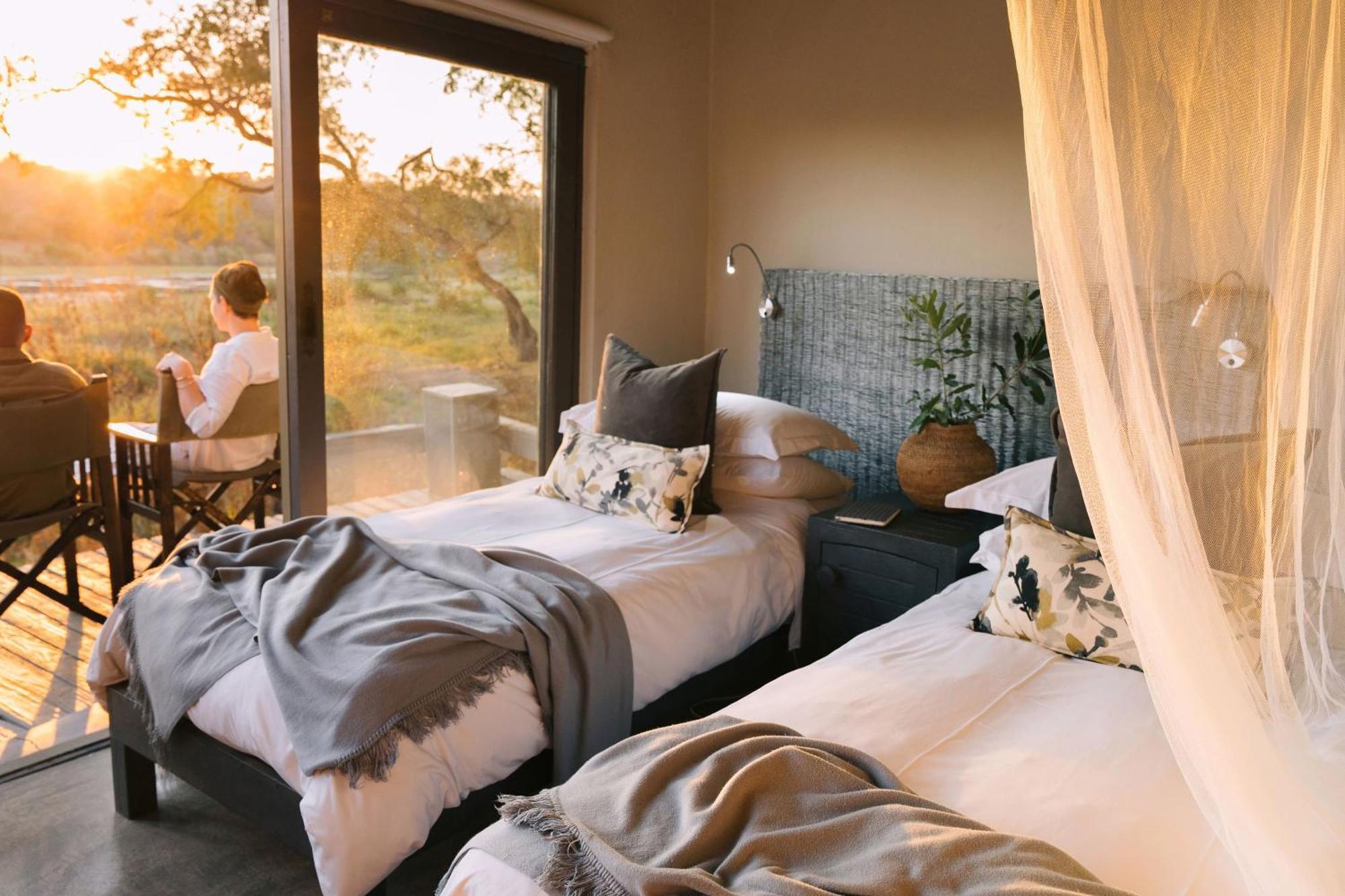Simbavati River Lodge ティムババティ野生保護区 エクステリア 写真