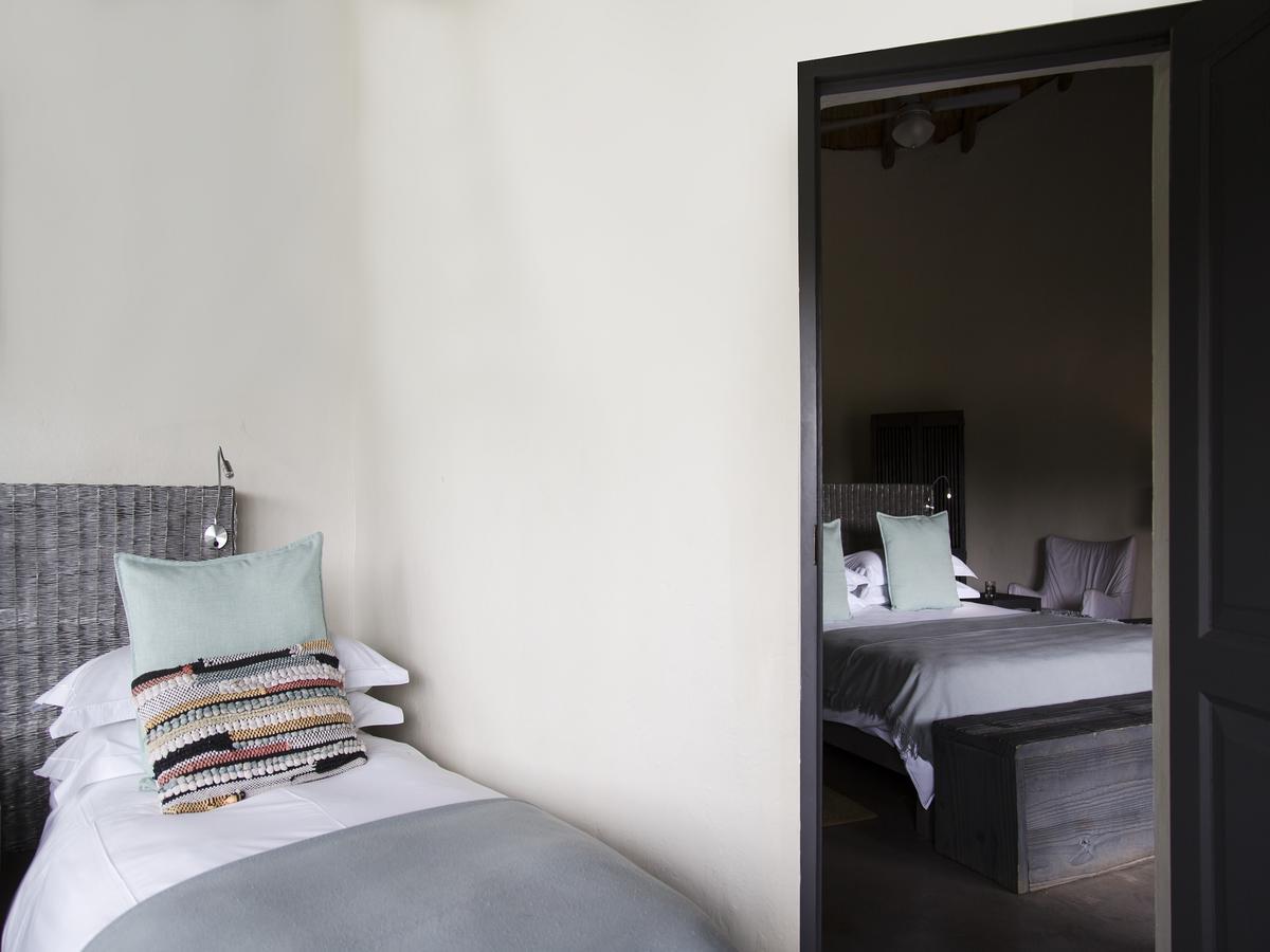 Simbavati River Lodge ティムババティ野生保護区 エクステリア 写真
